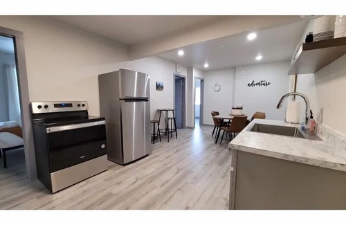 Custer Apartamento | Elk Loft in Downtown Custer, Sleeps 8, 2 full bath