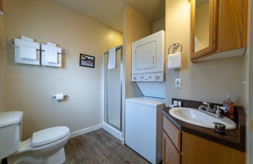 Orick Casa | Elk Meadow Cabins 9B Prairie Creek - Single Room
