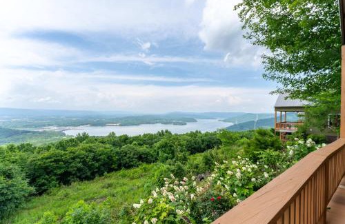 Bryant Casa | Elk Ridge with a private hot tub