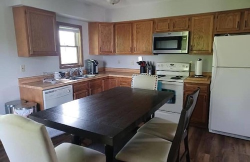 Elkhart Lake Apartamento | Elkhart Lake Flat - 3 min. to Road America