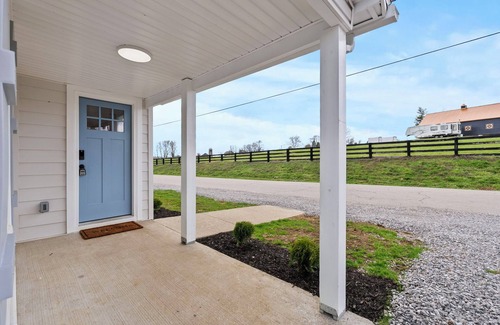 Georgetown Casa | Elkhorn Cottage - Peaceful Creekside Stay
