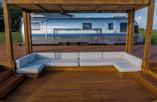 Limestone Casa | Ella the Airstream in Limestone