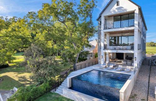Kingsland Casa | Ellen Lake Luxe with Concierge Services