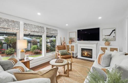 Coffs Harbour Casa | Ellie's Grand Escape - Sleeps 10 Pool Spa Amazing!