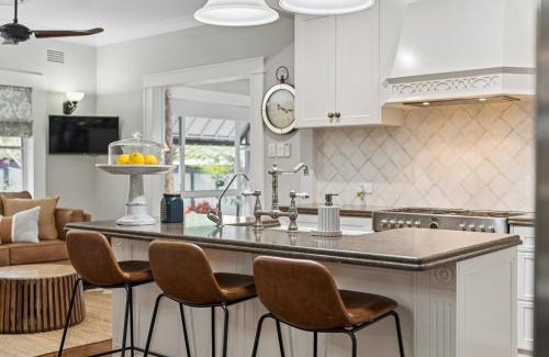 Coffs Harbour Casa | Ellie's Grand Escape - Sleeps 10 Pool Spa Amazing!