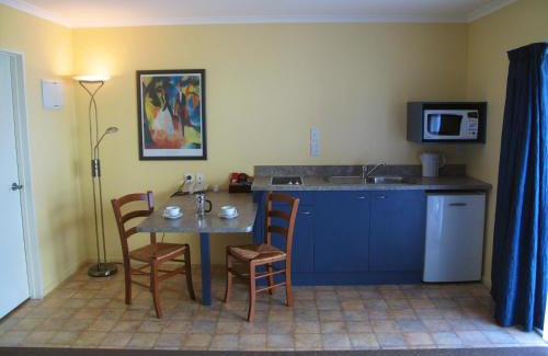 Paraparaumu Hotel | Elliotts Kapiti Coast Motor Lodge