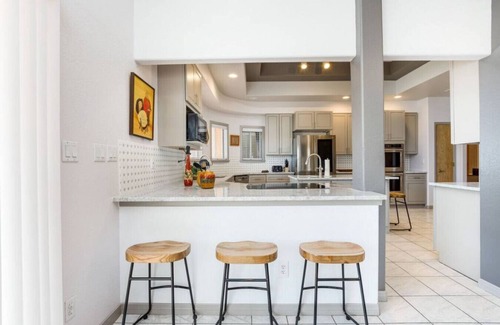 Las Cruces Casa | Elliss · Large Newly Renovated Home with Game Room