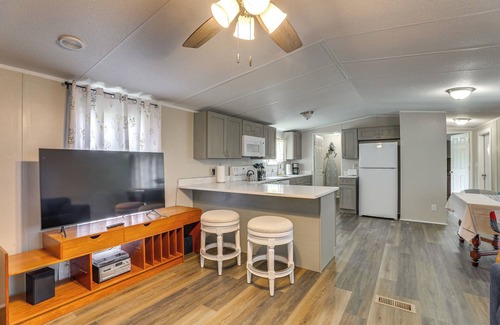 Santee Casa | Elloree Vacation Rental ~ 7 Mi to Lake Marion!