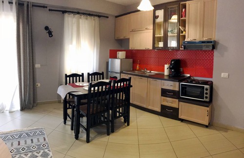 Tirana Apartamento | Apartamento de Elona a 10 minutos del centro de la ciudad.