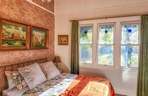 Hepburn Springs Casa | Elroma, a grand Federation house in Hepburn Springs