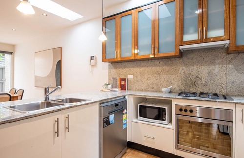 Elwood Casa | Elwood Sanctuary - walking distance to the beach