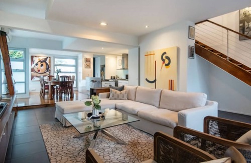 Ripponlea Casa | Elwood Village Entertainer