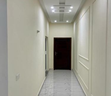 Faisalabad Apartamento | Elysian Nest 2BR Apartment Abdullah Gardens