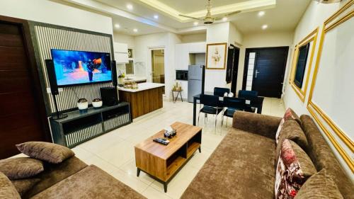Blue Area Apartamento | Elysium Capital Retreat 2BHK Opposite Centaurus Mall