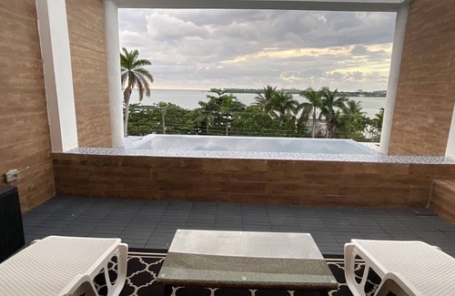 Reading Villa | Elysium Escapes Luxury 3BR Villa 18Mins FR Airport