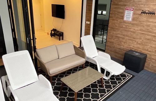 Reading Villa | Elysium Escapes Luxury 3BR Villa 18Mins FR Airport
