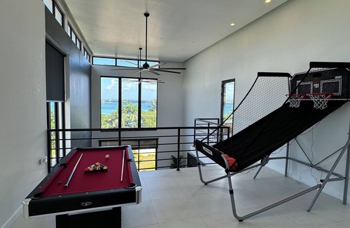 Reading Villa | Elysium Escapes Luxury 3BR Villa 18Mins FR Airport