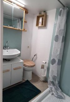 Montjean Apartamento | Ema Cottage