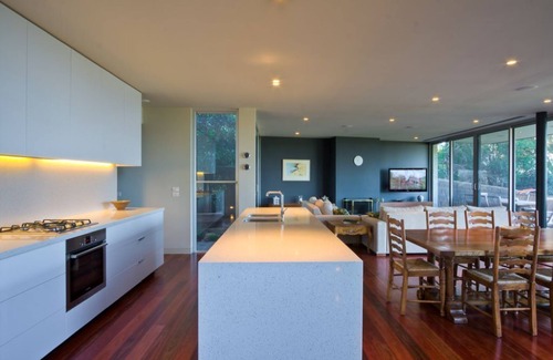 Mount Martha Casa | 3 for 2 in winter! Emanjay: Walk to Beach, Million Dollar Bay Views! Mineral Spa