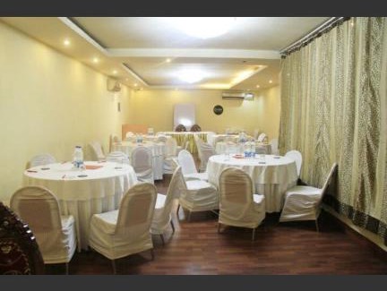 DLF Phase 3 Casa | Emarald Hotel and Resorts-Fully Vaccinated Staff