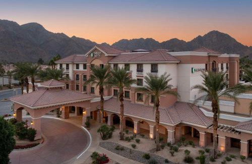 Village Hotel | Embassy Suites La Quinta Hotel & Spa