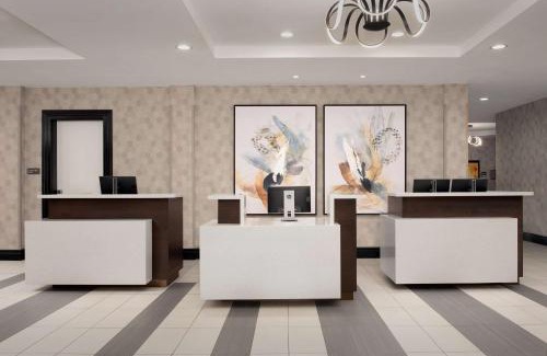 Village Hotel | Embassy Suites La Quinta Hotel & Spa