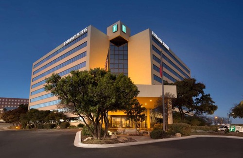 North San Antonio - SAT Hotel | Embassy Suites San Antonio Airport