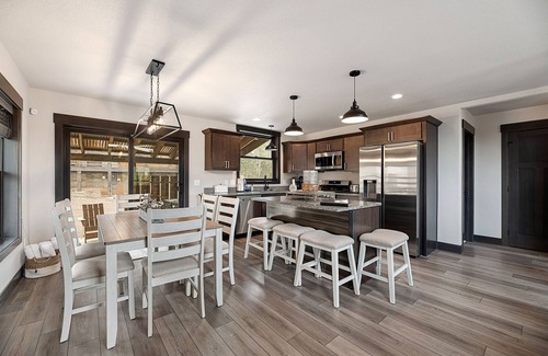 Lead Casa | Embers Gulch 2, Hot tub, wifi, paved roads, garage access, brand new duplex