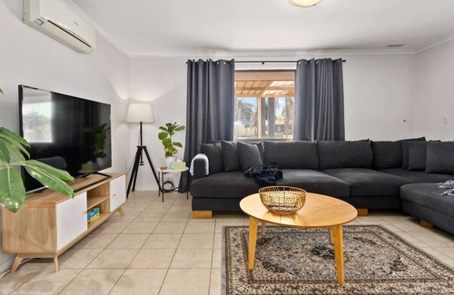 Gosnells Casa | EXPERIENCE THE ULTIMATE GETAWAY: AN IMMACULATE GOSNELLS HAVEN
