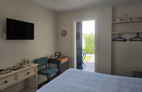 Pornic Cama Y Desayuno | Habitaciones 'Embruns' con terraza privada, jardín privado y Wi-Fi