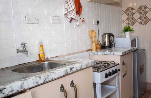 Embu Apartamento | Embu 1 & 2-bedroom Air-bnb with WiFi in charming Embu