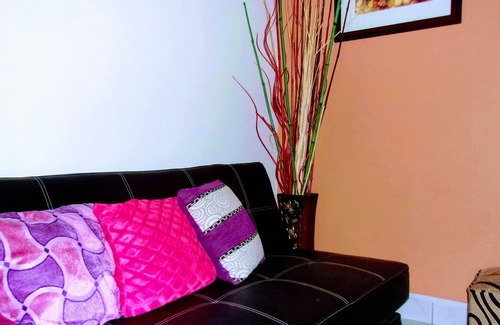 Camperdown Apartamento | ESMERALDA APT @OAKLANDS KINGSTON 876 528-0668