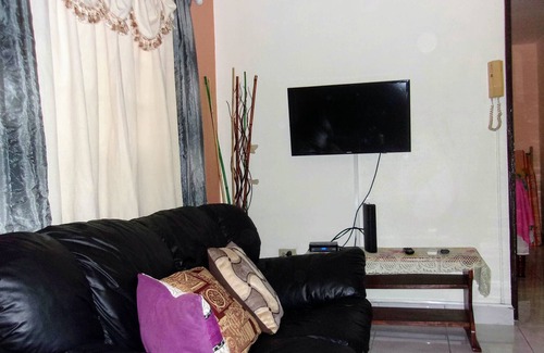 Camperdown Apartamento | ESMERALDA APT @OAKLANDS KINGSTON 876 528-0668