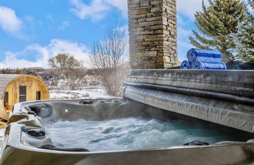 Springbank Casa | Emerald Bay Luxury Retreat with Hot Tub & Sauna