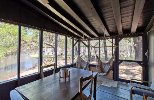 Shreveport Casa | Emerald Cove Lakefront Cabin With Kayaks & Canoes