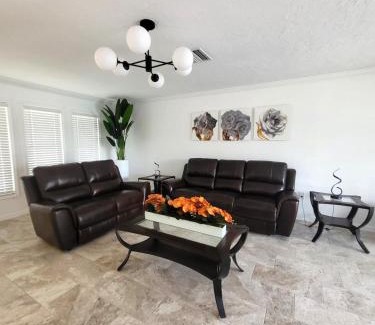 Bradenton Casa | Emerald House