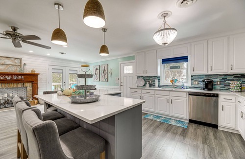 Emerald Isle Apartamento | Emerald Isle Beach House: Walk to the Sand!