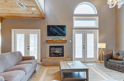 Gilchrist Casa | Emerald Isle, Beachfront, Sleeps 15, Dog Friendly, Gilchrist