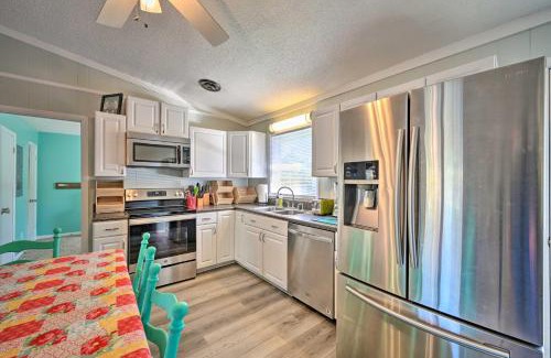 Emerald Isle Casa | Emerald Isle Escape Walk to Ocean