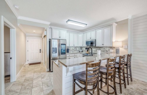West Panama City Beach Condominio | Emerald Isle 2009 "The Shore Break" Pool, Grill, FREE Tix, Beach Chairs for 4