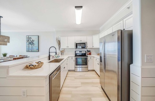 West Panama City Beach Condominio | Emerald Isle 2010 "Coastal Hippy Chic" w/Pool, FREE Tix & Beach Service for 4