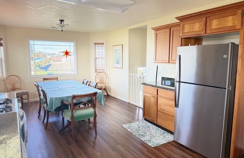 Crescent City Casa | Emerald Isles-close to the beach