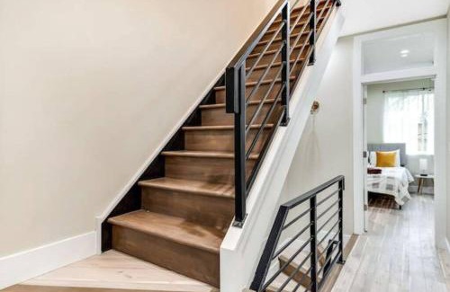 South Philadelphia Apartamento | Emerald Jacuzzi Loft Luxury Above It All