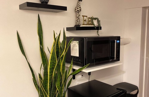Teaneck Apartamento | Emerald Oasis, Stylish & Clean close to NYC & airports