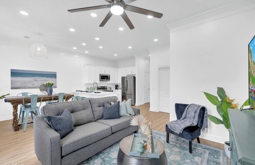 Holiday Beach Casa | Emerald Oasis Beach House
