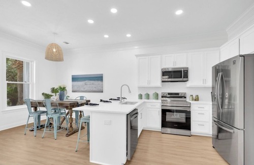 Holiday Beach Casa | Emerald Oasis Beach House