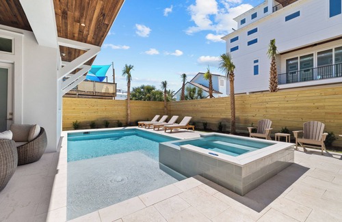 Frangista Beach Villa | Emerald Sunset by AvantStay | 9BDR Villa | Pool+Game Room+Rooftop+Walk to Beach