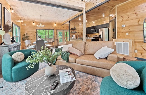 Sevierville Cabina | Emerald Valley/Private HEATED Indoor Pool/Outdoor Oasis/Brand New Luxury Cabin