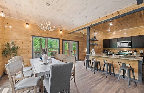 Sevierville Cabina | Emerald Valley/Private HEATED Indoor Pool/Outdoor Oasis/Brand New Luxury Cabin