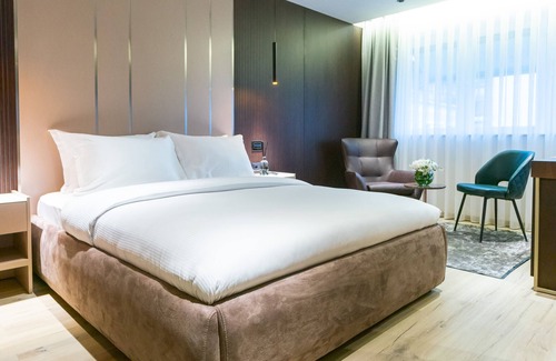 Pristina Hotel | Emery Hotel